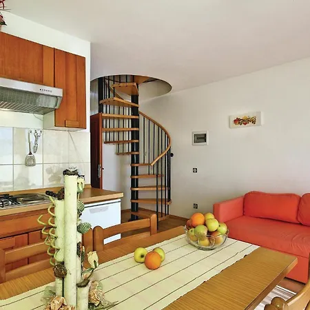 Appartamento Amazing In With Kitchen Tar-Vabriga